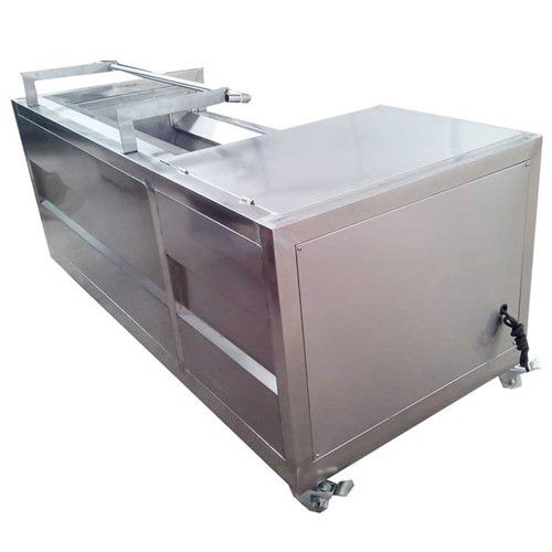 Komercyjna maszyna do mycia i obierania marchwi